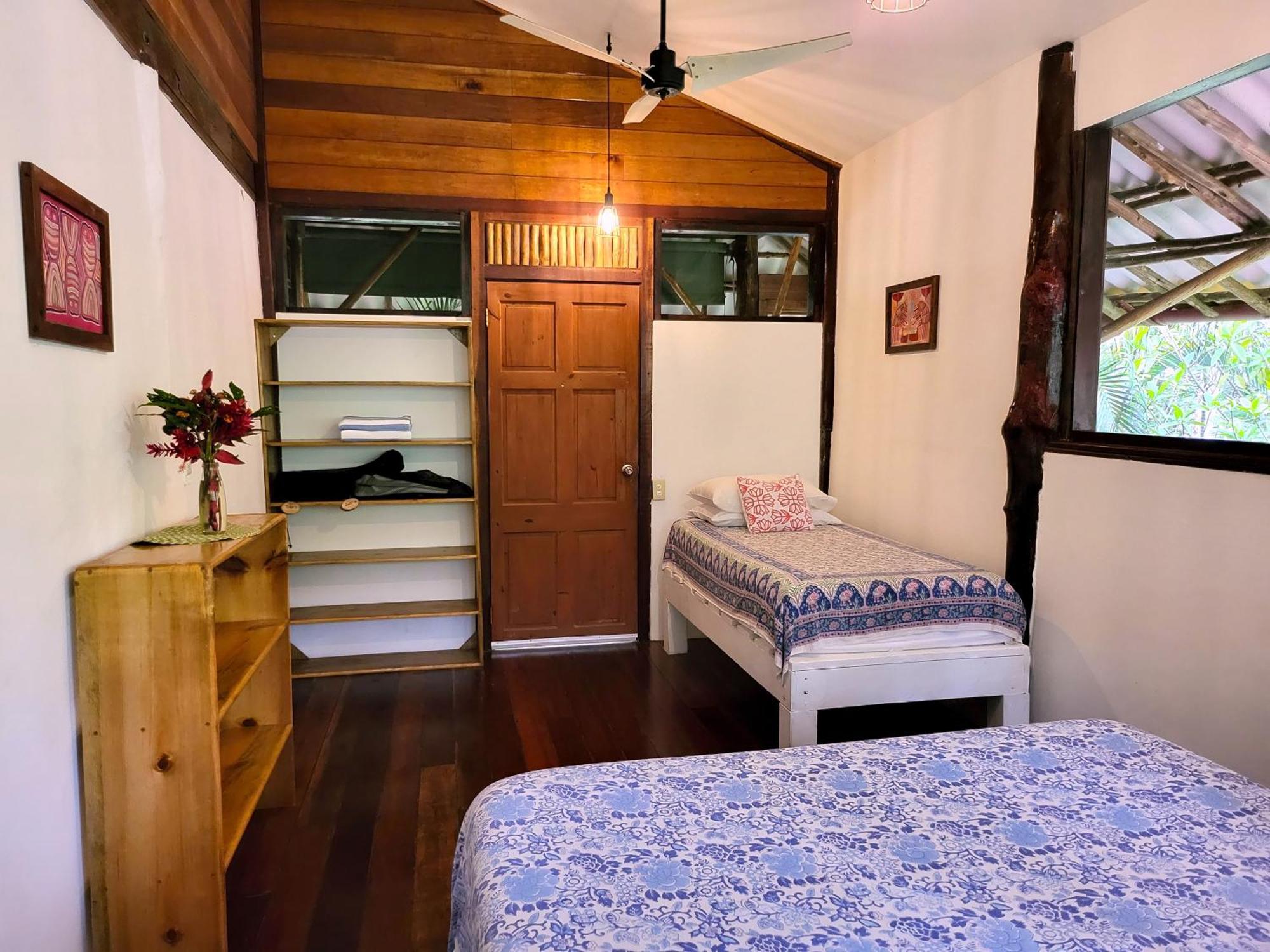 Casa Cayuco Eco-Adventure Lodge Bocas Town Exterior foto