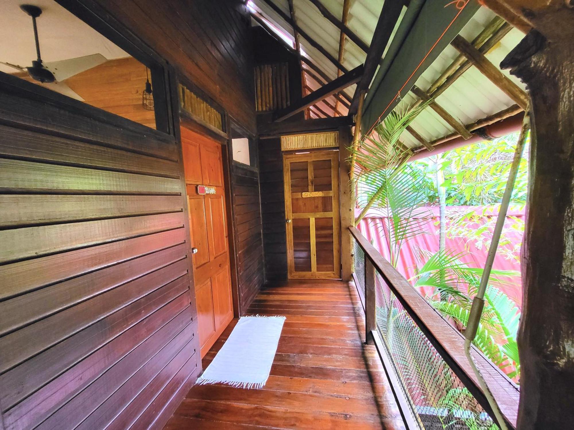 Casa Cayuco Eco-Adventure Lodge Bocas Town Exterior foto
