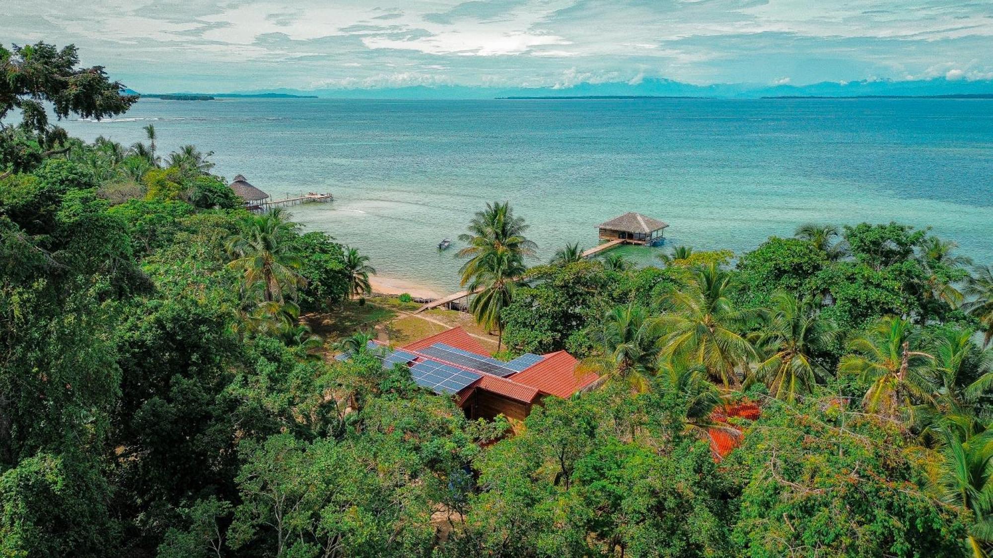 Casa Cayuco Eco-Adventure Lodge Bocas Town Exterior foto