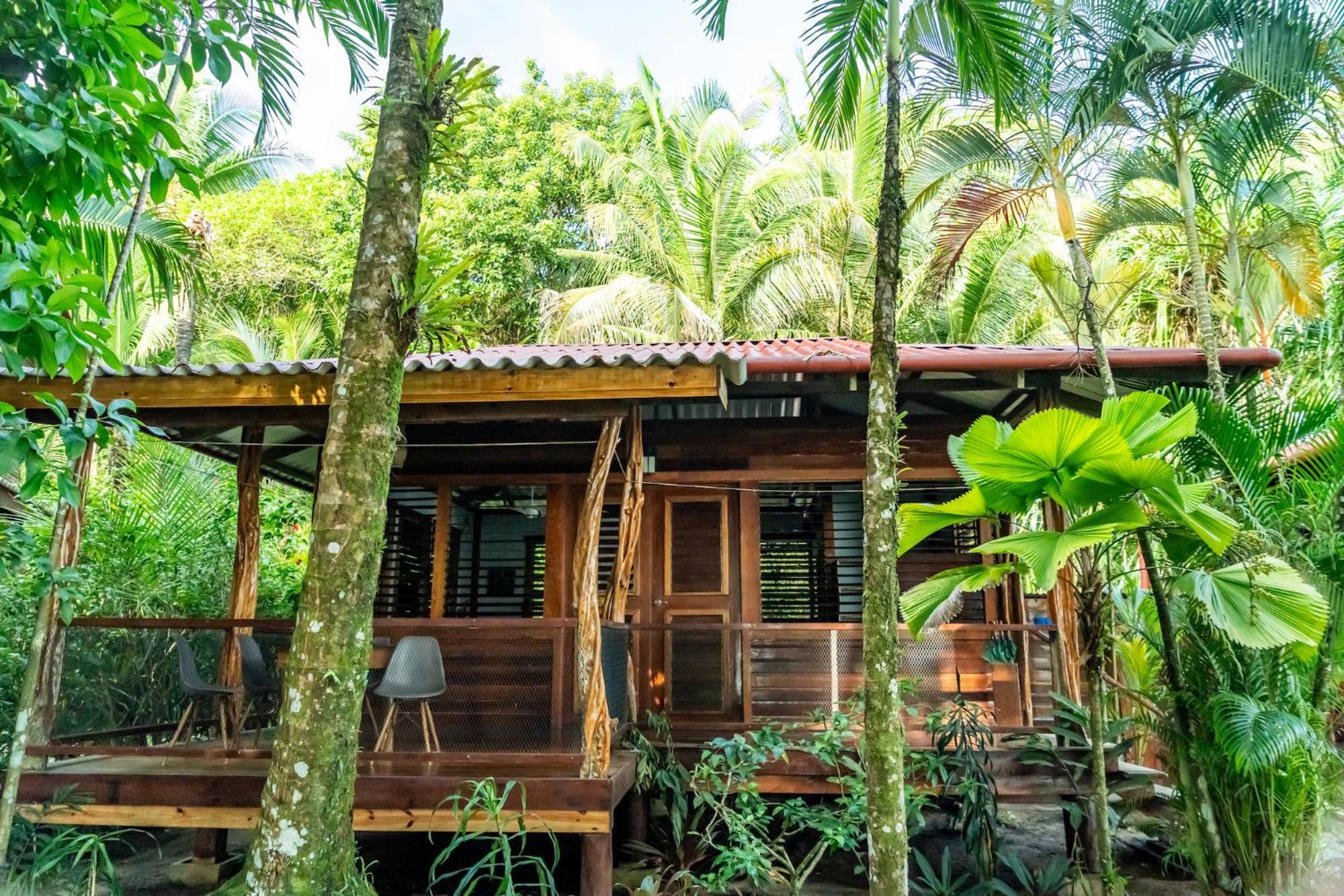 Casa Cayuco Eco-Adventure Lodge Bocas Town Exterior foto